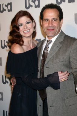 Debra Messing ve Tony Shalhoub