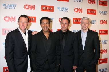 Lance armstrong, dr. sanjay gupta, jeff corwin ve anderson cooper