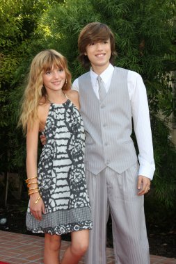 Bella thorne, kardeşi remy topsakal