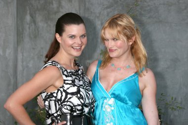 Heather tom ve nicholle tom