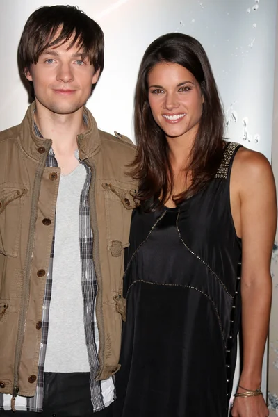 Greg Smith y Missy Peregrym — Foto de Stock