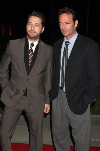 Jason Priestley, Luke Perry — Zdjęcie stockowe