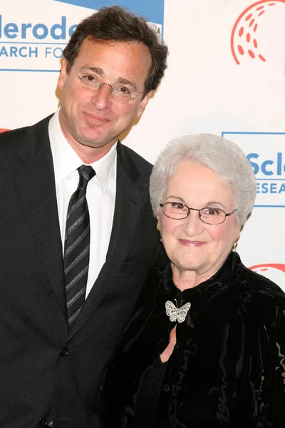 Bob Saget y su madre —  Fotos de Stock