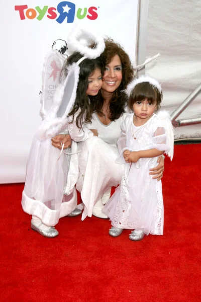 Maria Canals Barrera and Daughters — Stock Photo, Image