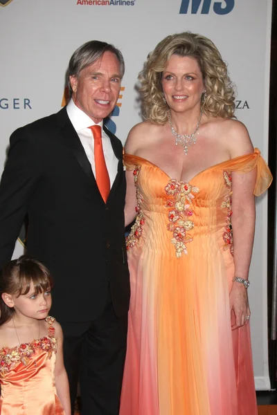 Tommy Hilfiger y Nancy Davis & hija — Foto de Stock