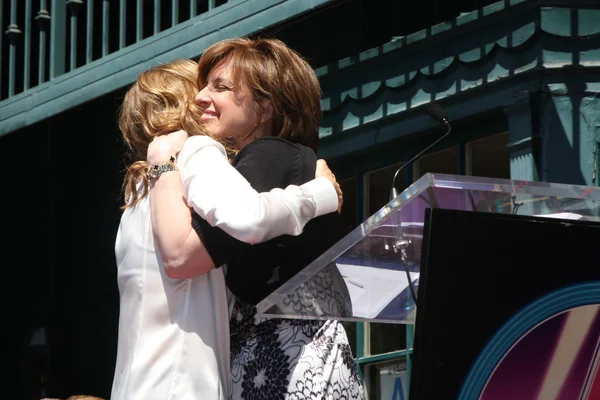 Marlee Matlin, Anne Sweeney — Stock Photo, Image