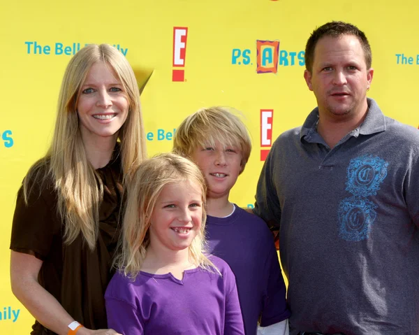 Lauralee Bell, Scott Martin, i loro figli — Foto Stock