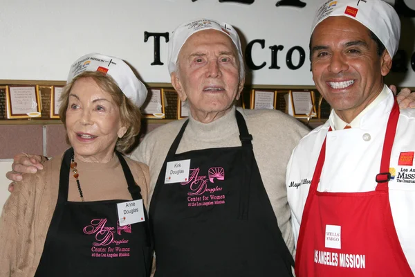 Kirk Douglas, Anne Douglas, LA Mayor Antonio Villaraigosa — Stock Photo, Image