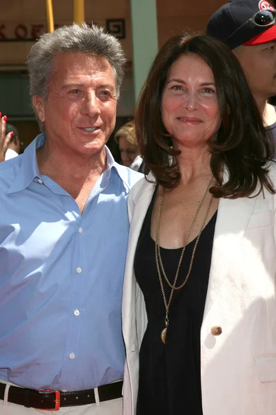 Dustin Hoffman & Wife — Stock Photo, Image