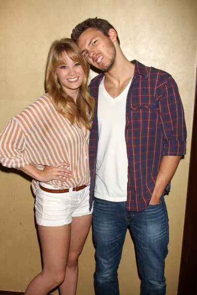 Kim Matula, Scott Clifton — Foto de Stock