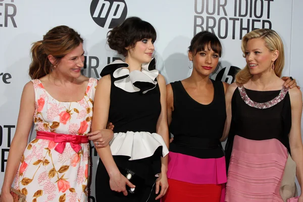 Kathryn Hahn, Zooey Deschanel, Rashida Jones y Elizabeth Banks — Foto de Stock