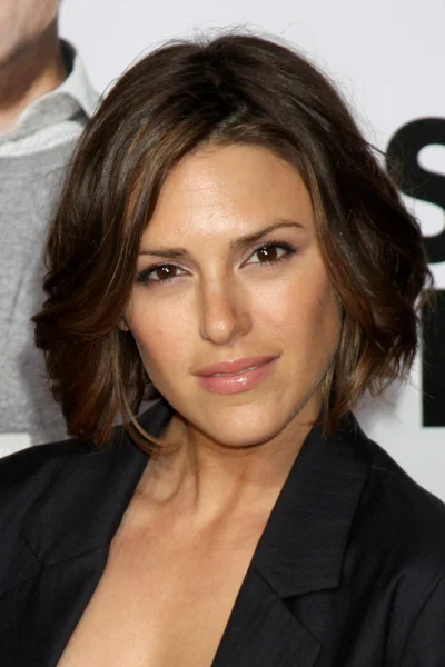 Elizabeth Hendrickson — Photo