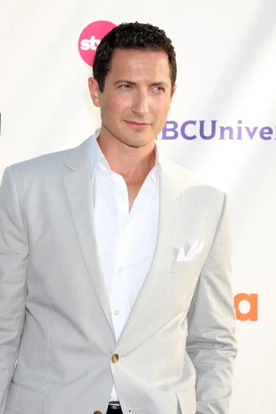 Sasha Roiz — Stockfoto