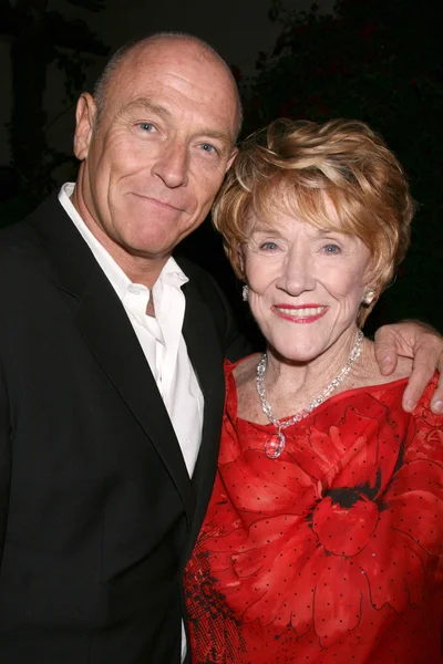 Corbin Bernsen idealna Jeanne Cooper — Zdjęcie stockowe