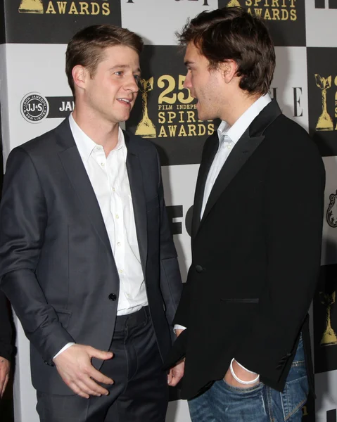 Benjamin McKenzie & Emile Hirsch — Stock Photo, Image