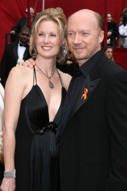 Paul Haggis ve karısı