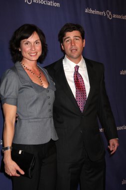 Kyle Chandler ve karısı