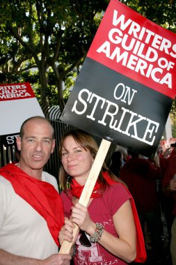 Mark Gordon ve Mary Lynn Rajskub