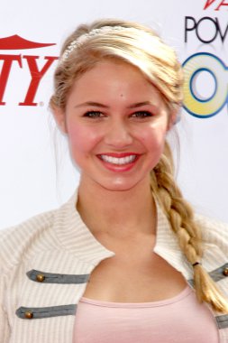 Ayla Kell