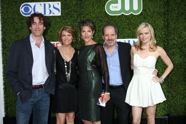 Episodes Cast - Stephen Mangan, Kathleen Rose Perkins, John Pankow, & Mircea Monroe — Stock Photo, Image