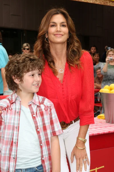 Nolan Gould & Cindy Crawford — Stock Photo, Image