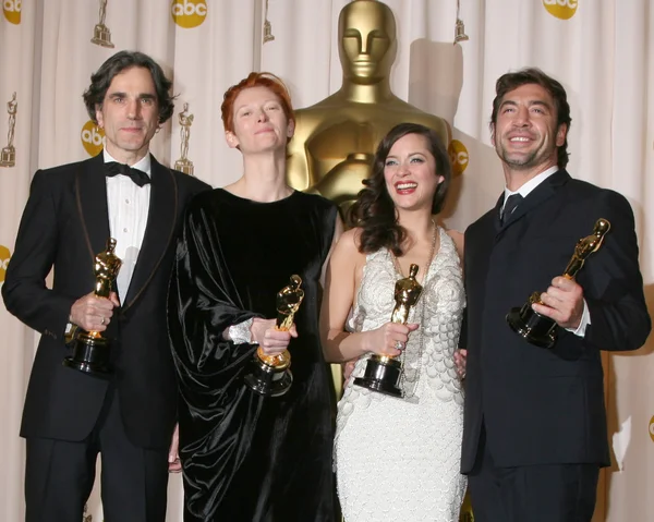 Daniel Day Lewis, Tilda Swinton, Marion Cotillard, and Javier Ba — Stock Photo, Image