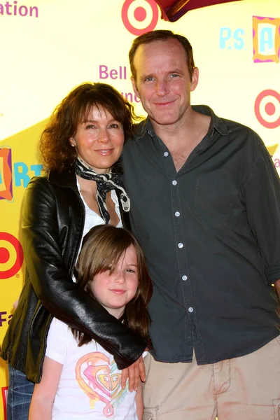 Jennifer grey, clark gregg & dotter — Stockfoto