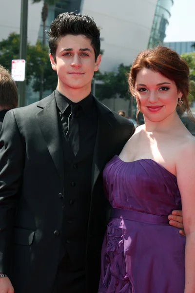 David Henrie & Jennifer Stone — Stock Photo, Image