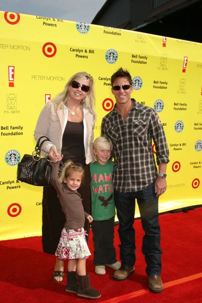 DeeDee & Dan Cortese & Famille — Photo