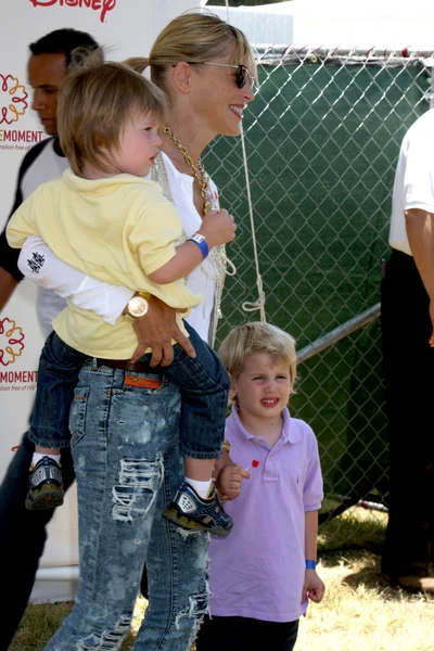 Sharon Stone ve oğulları Quinn ve Laird — Stok fotoğraf