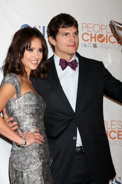 Jessica alba och ashton kutcher — Stockfoto