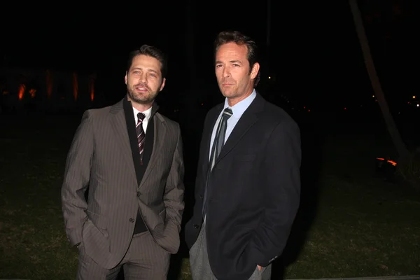 Jason Priestley, Luke Perry — Zdjęcie stockowe