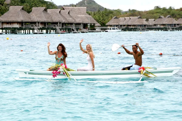 Heather Tom & Jennyfer Garels à Bora Bora — Photo