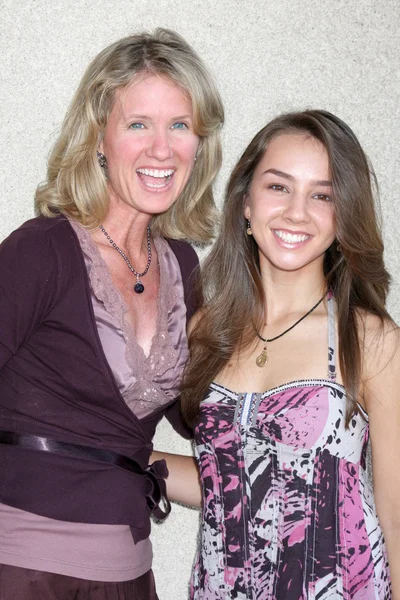 Lexi Ainsworth & mom Renee — Stock Photo, Image