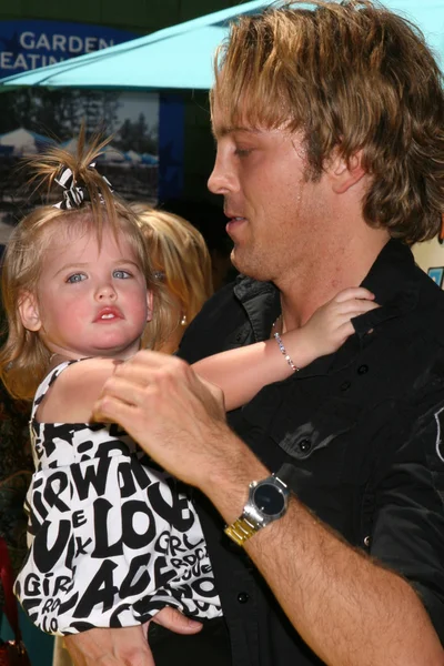 Larry Birkhead e filha Dannielynn Smith — Fotografia de Stock