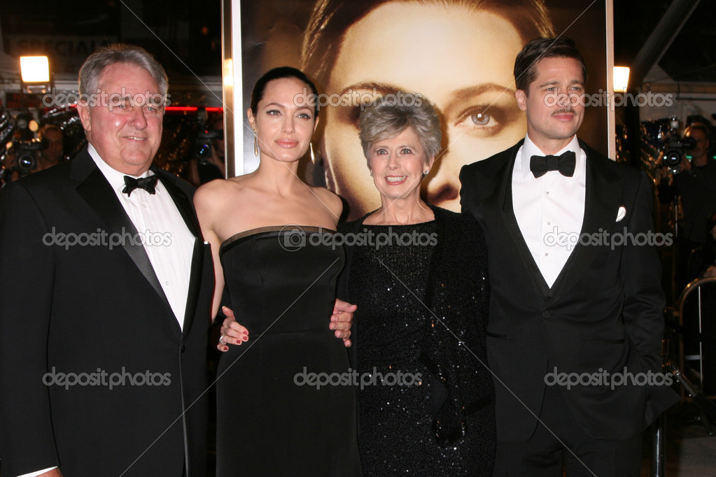 Brad Pitt and his parents with Angelina Jolie – Stock Editorial Photo
