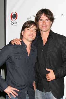 Bryan Datillo ve Patrick Muldoon