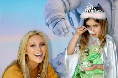 Stephanie pratt, yeğeni