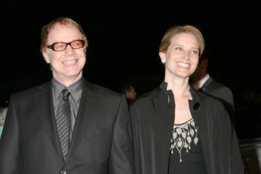 Danny Elfman ve Bridget Fonda