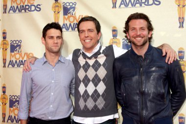 Justin bartha, ed helms ve bradley cooper