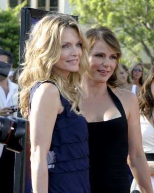 Michelle, Deedee Pfieffer