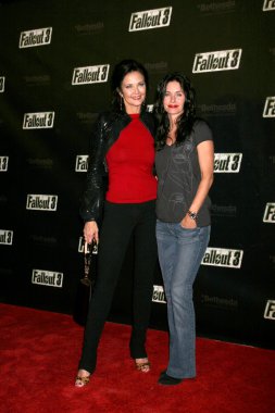 Lynda carter ve courteney cox