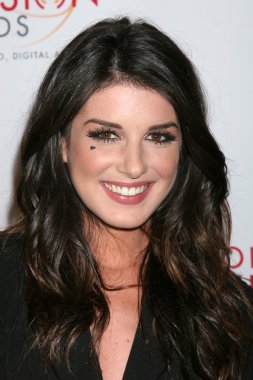 Shenae Grimes