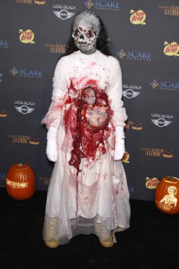 Cadılar Bayramı karakter