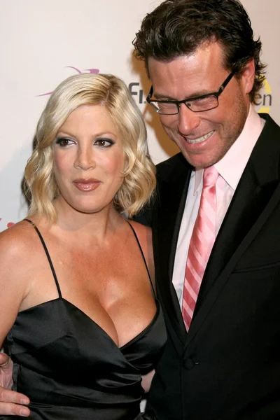 Tori Spelling & Dean McDermott — Stock Photo, Image