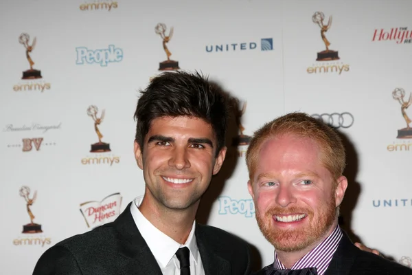 Justin Mikita, Jesse Tyler Ferguson — Zdjęcie stockowe