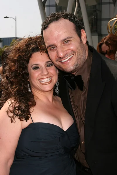 Marissa Jaret Winokur & husaband — Photo