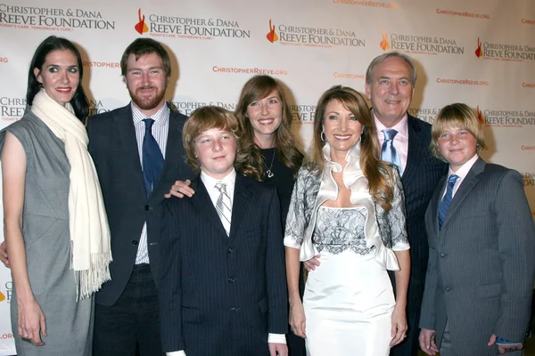 Jane Seymour & Family — Stock Photo, Image