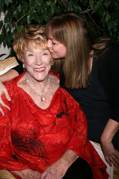 Jeanne Cooper ve Tricia Cas — Stok fotoğraf