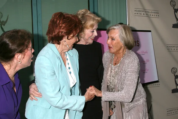 Moran Erin エリン モラン && marion ross, holland taylor y cloris leachman マリオン ロス、ホランド ・ テイラーとクロリス ・ リーチマン — ストック写真